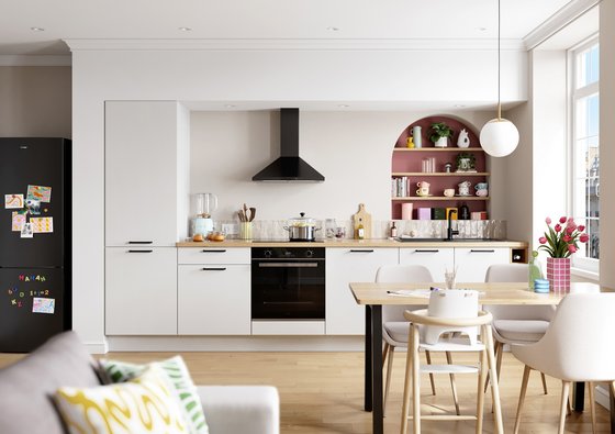 Cuisine moderne blanche avec plan de travail bois