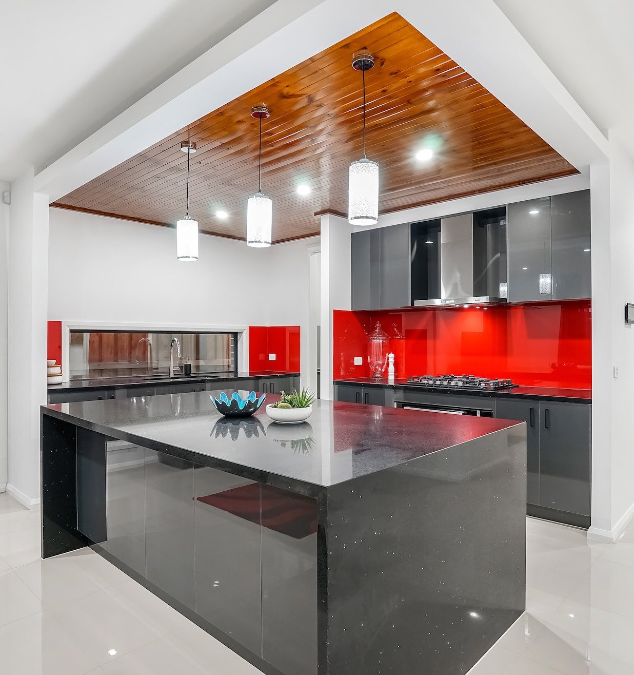 Toutes nos astuces pour nettoyer votre cuisine rouge