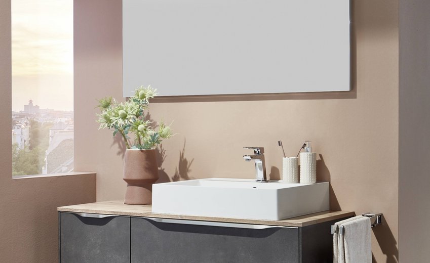 Espace vasque contemporain gris anthracite et rose poudré