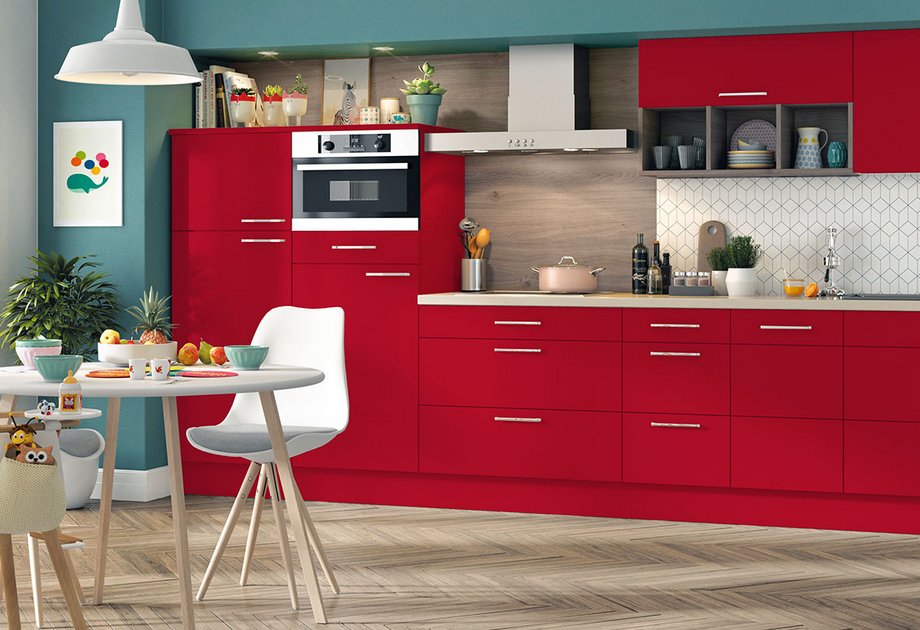 Cuisine rouge : comment la nettoyer ?