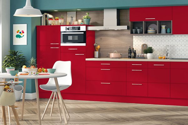 Cuisine rouge : comment la nettoyer ?